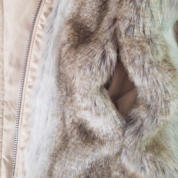 So Soft! Reversible Vest - Picture 6 of 8